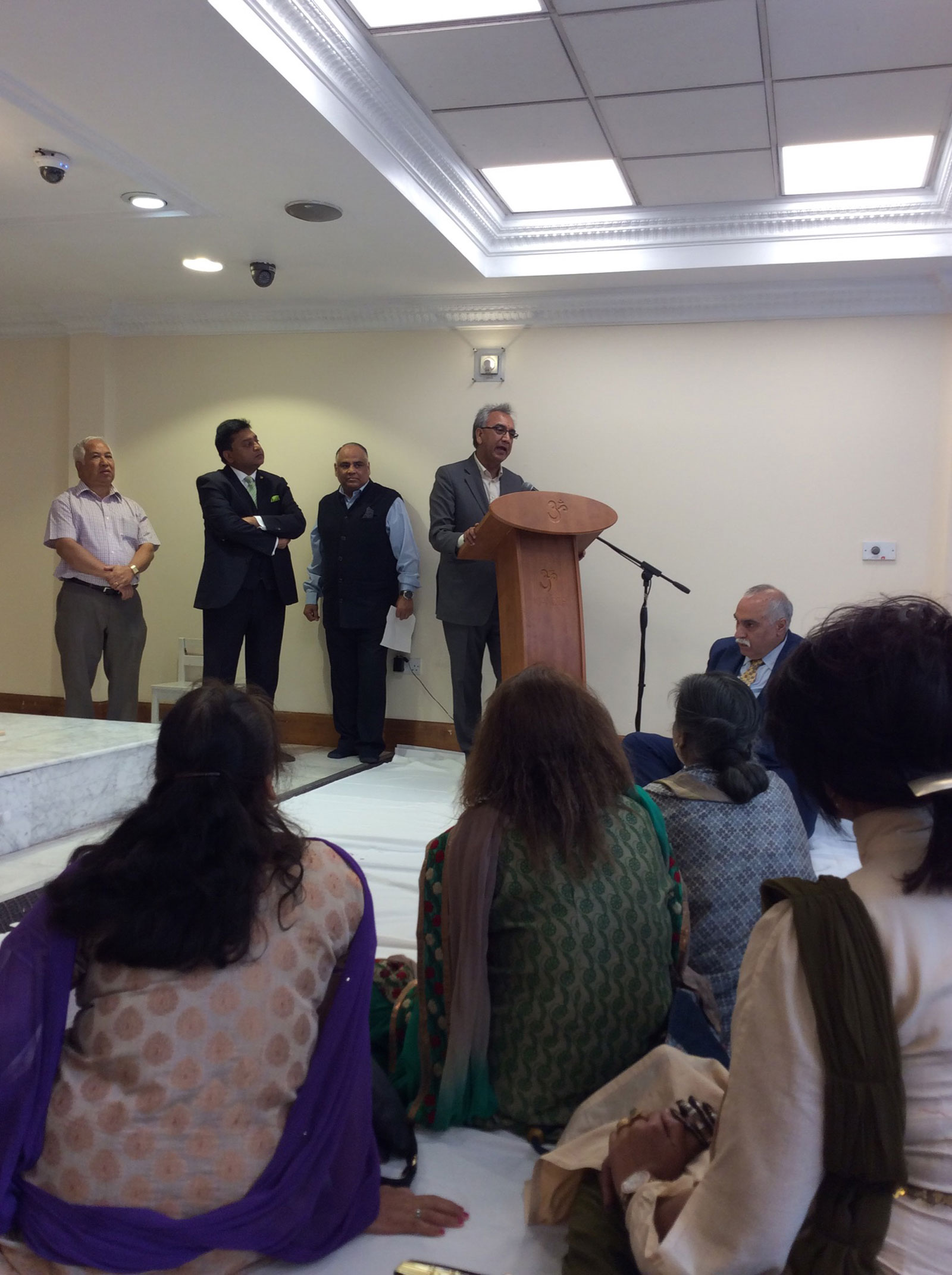 Communities Minister Lord Bourne visits Shree Ram Mandir Southall